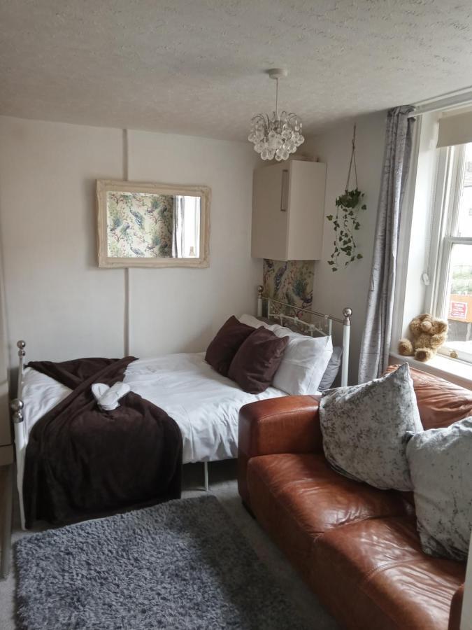 Little Dorrit Studio Flat 5 Rochester Me1 1Xz Strood Bagian luar foto
