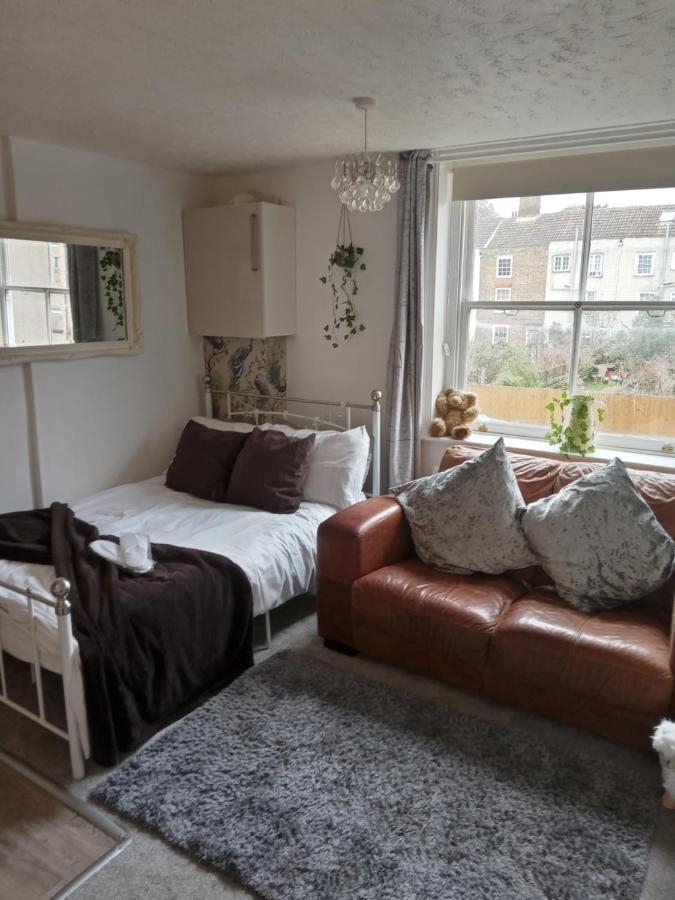 Little Dorrit Studio Flat 5 Rochester Me1 1Xz Strood Bagian luar foto